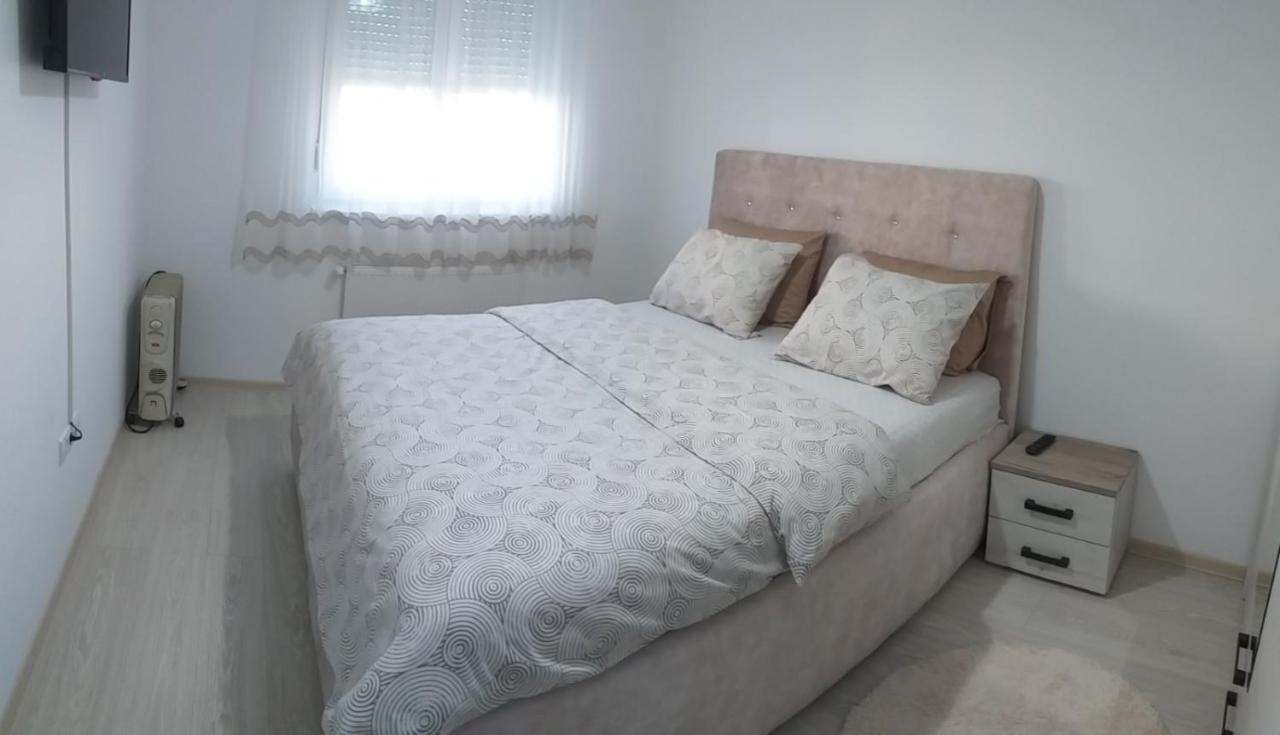 Renome Apartmani Banja Koviljaca Luaran gambar