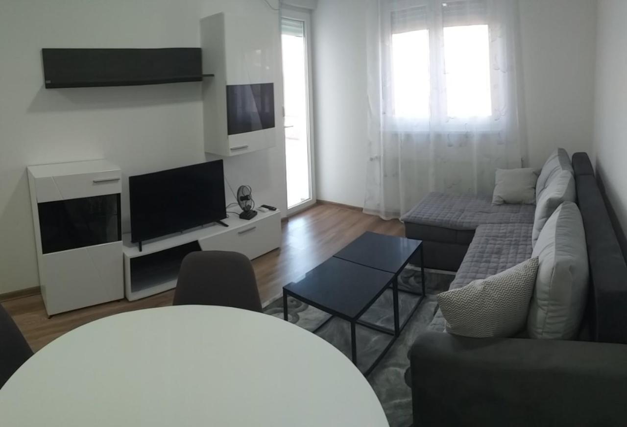 Renome Apartmani Banja Koviljaca Luaran gambar