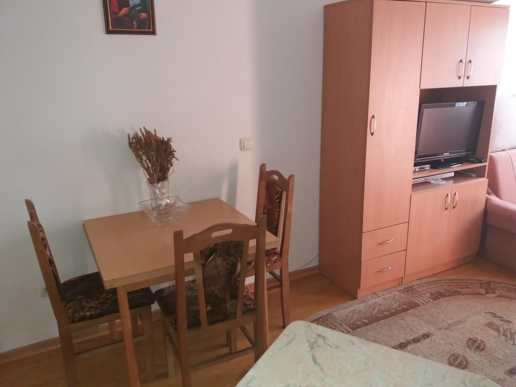Renome Apartmani Banja Koviljaca Luaran gambar