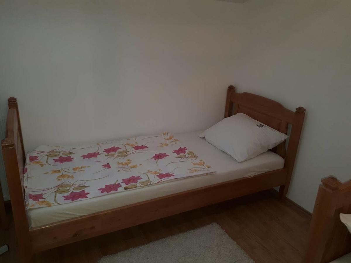 Renome Apartmani Banja Koviljaca Luaran gambar