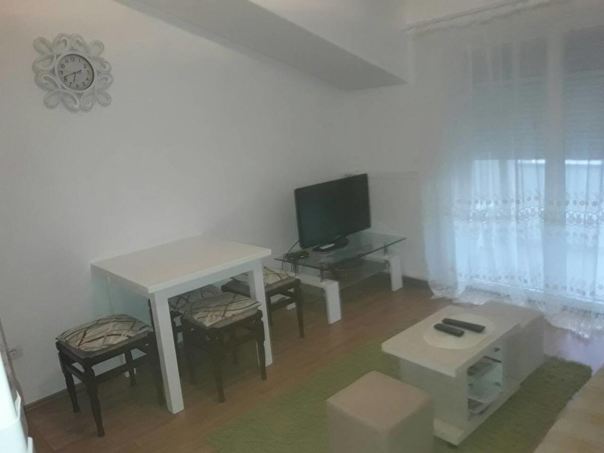 Renome Apartmani Banja Koviljaca Luaran gambar